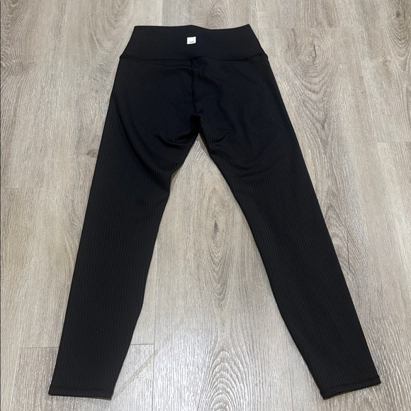 NWOT Vuori Inversion Rib Legging - Picture 9 of 9